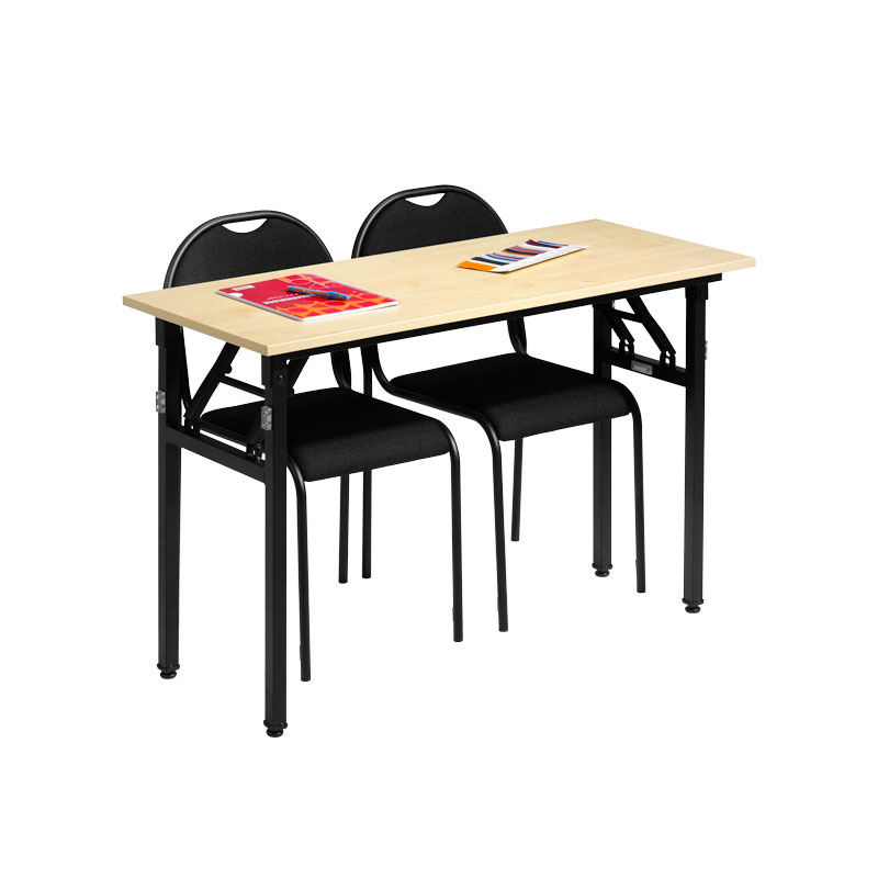 Utbildningsbord med stolar